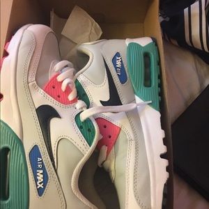 NIKE AIRMAX